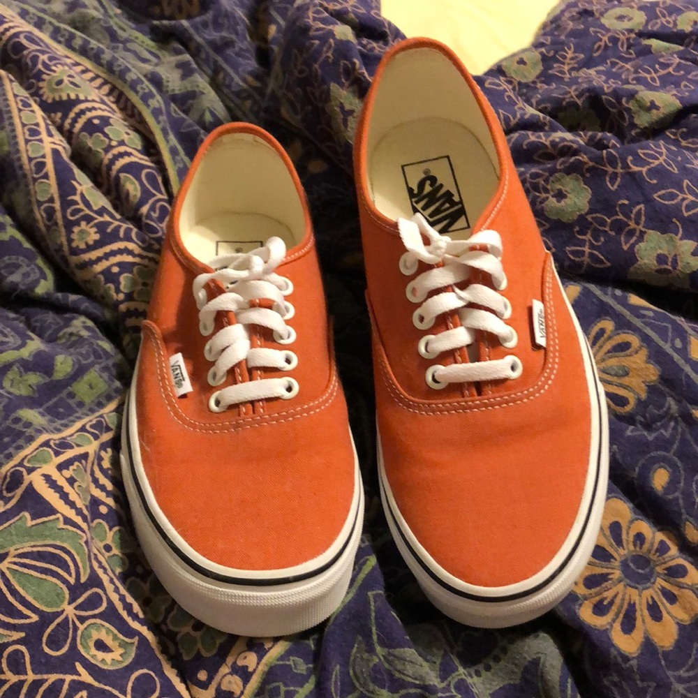 Vans authentics